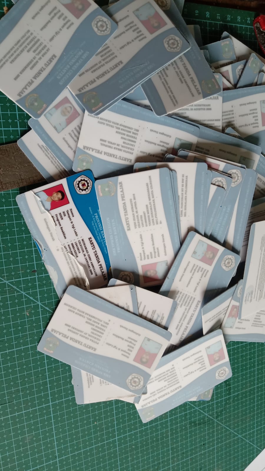 Galeri ID CARD 2 SISI